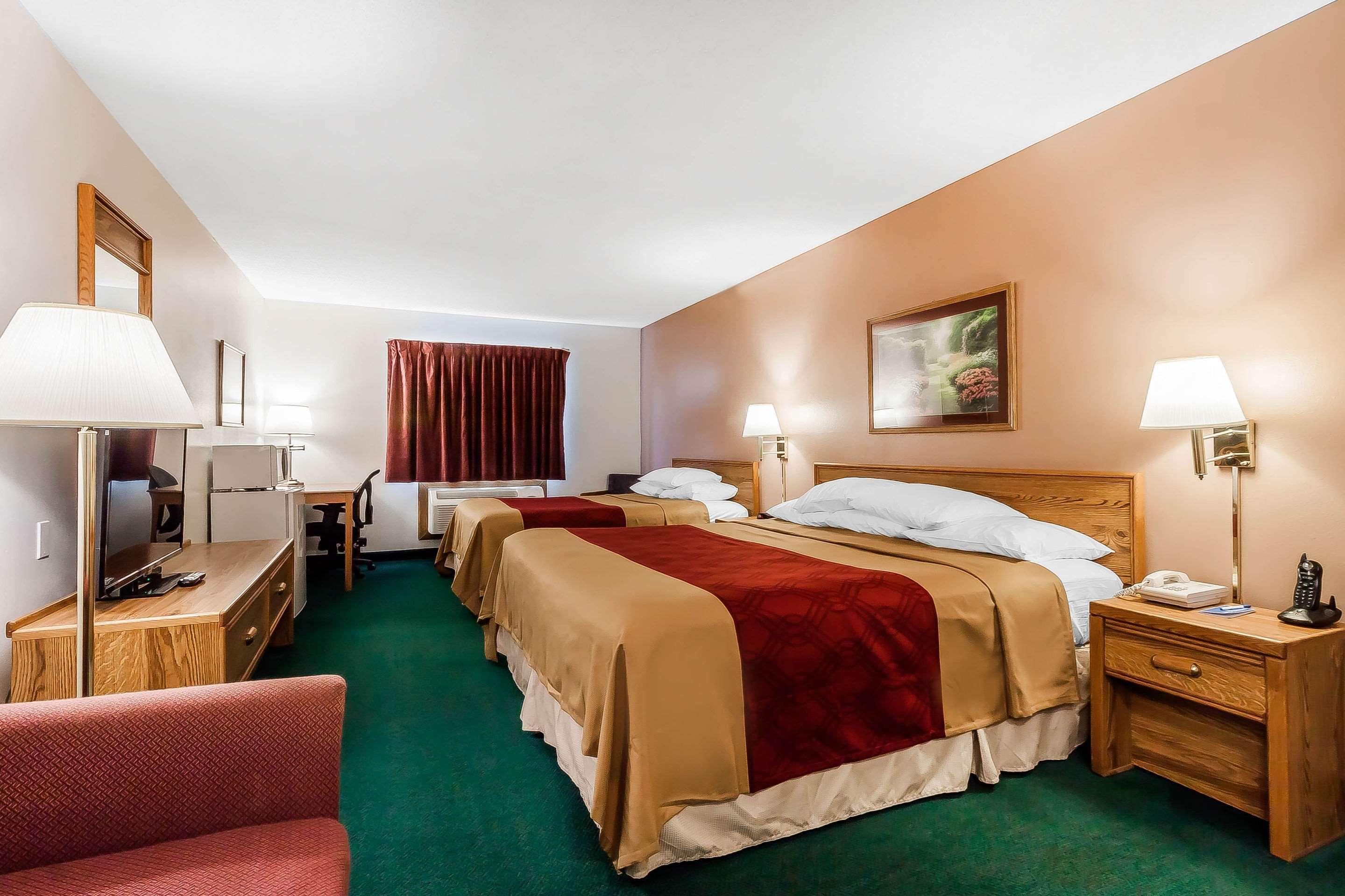 Rodeway Inn Holdrege Exterior photo