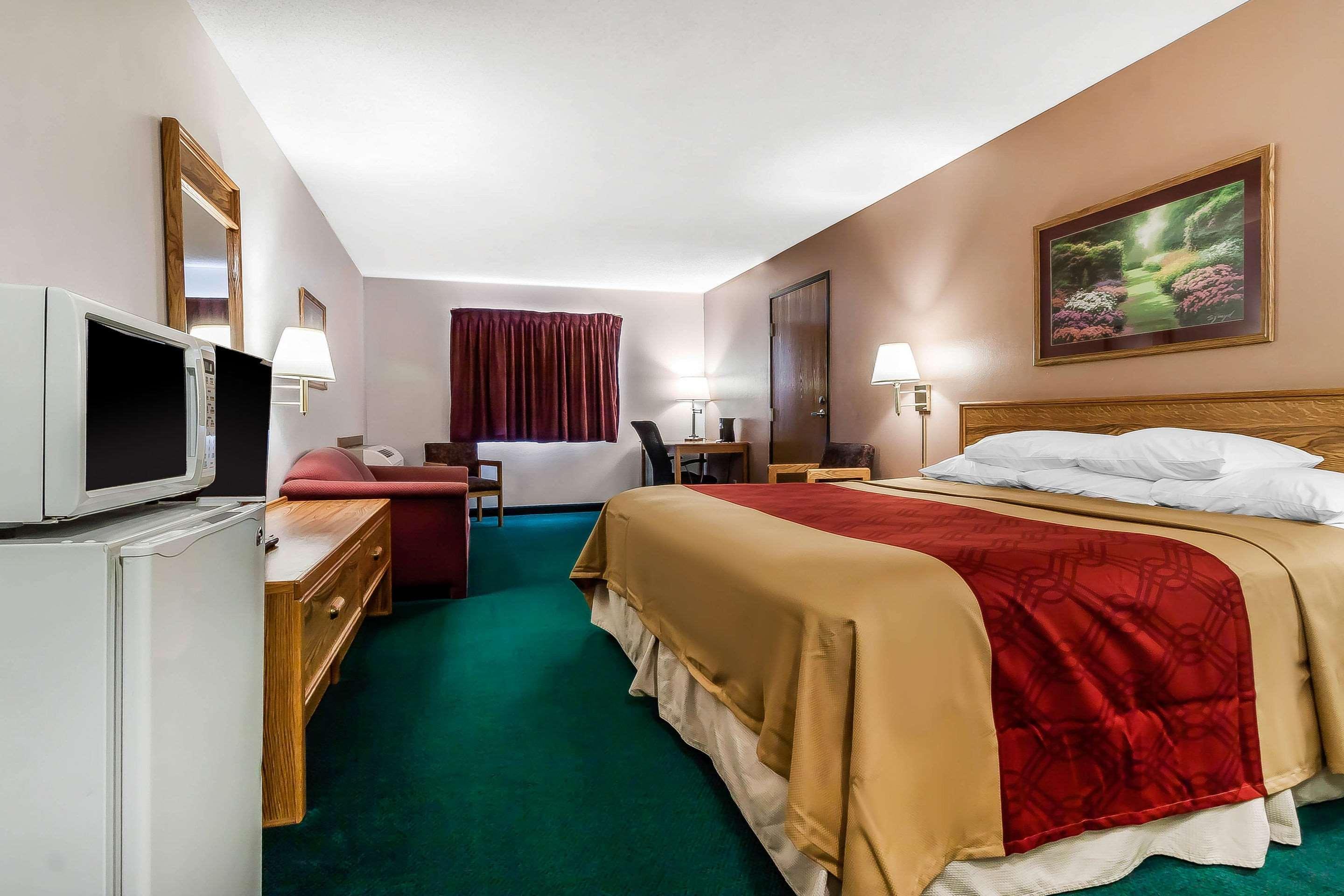 Rodeway Inn Holdrege Exterior photo