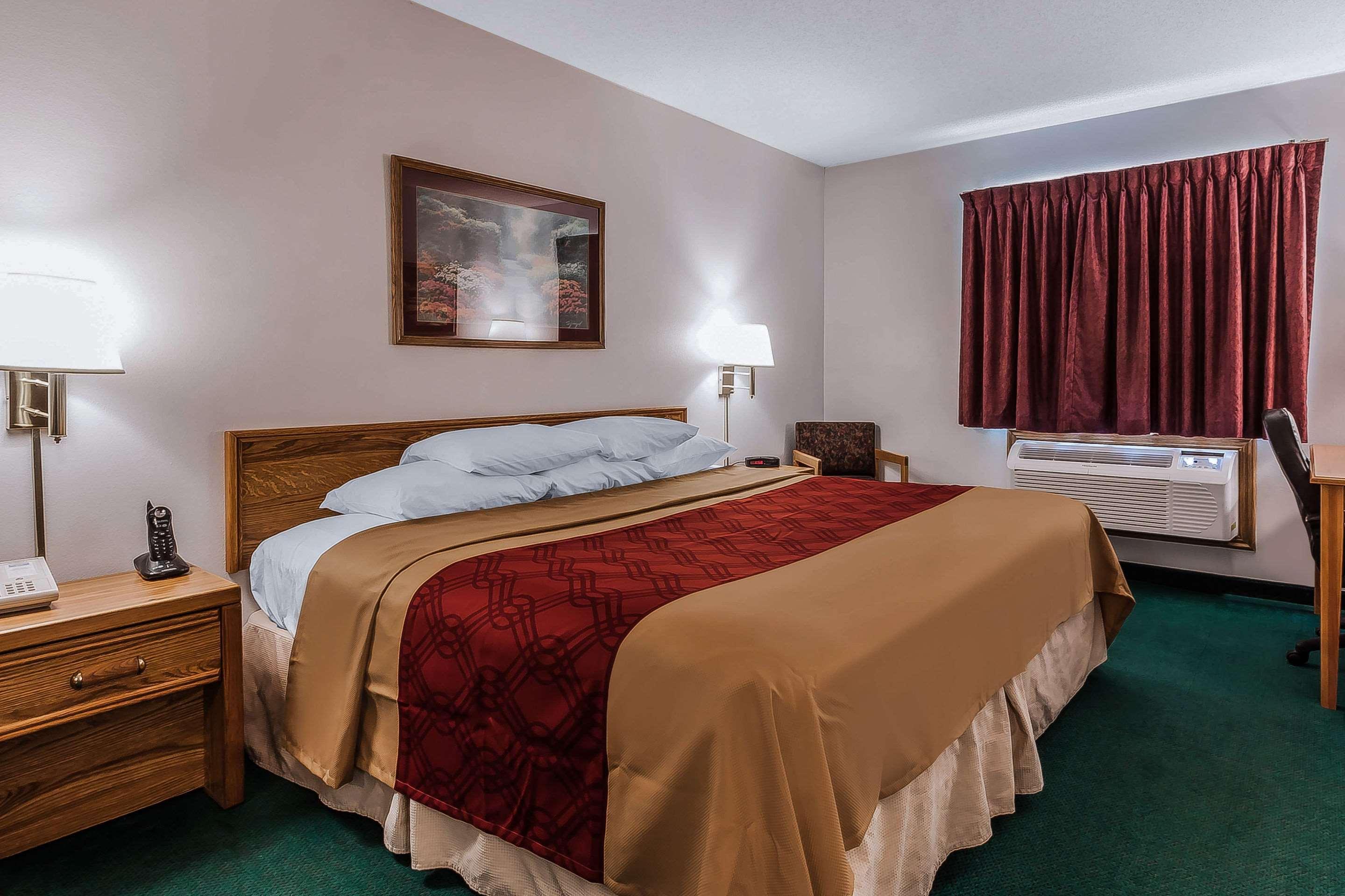Rodeway Inn Holdrege Exterior photo