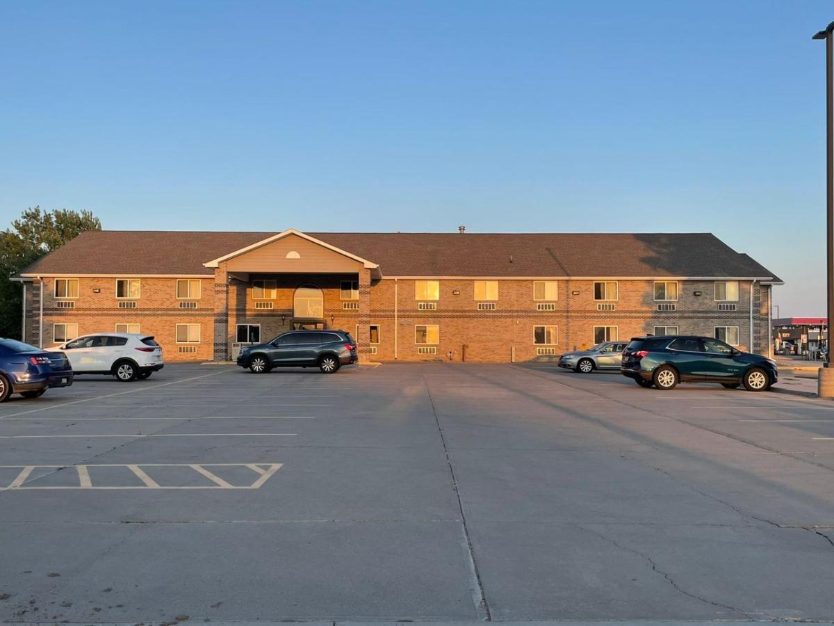 Rodeway Inn Holdrege Exterior photo