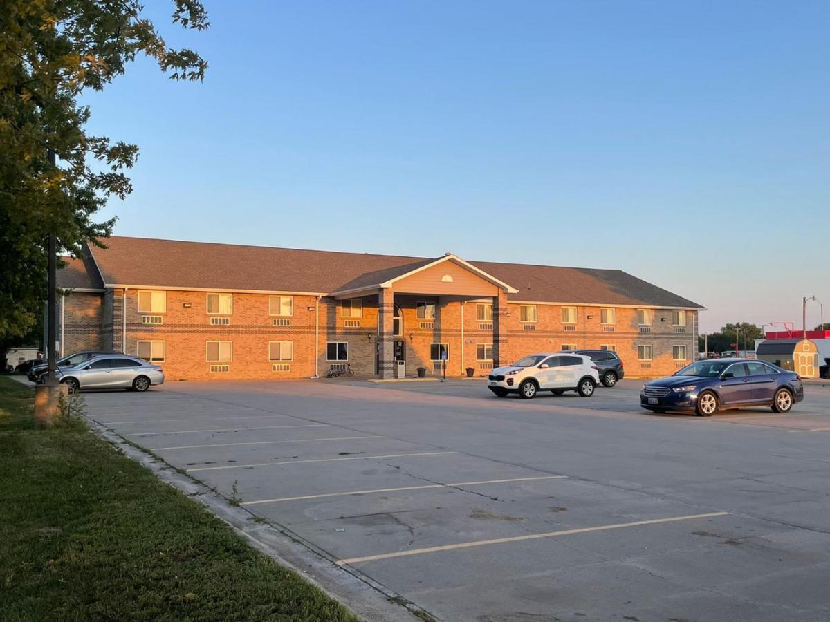 Rodeway Inn Holdrege Exterior photo